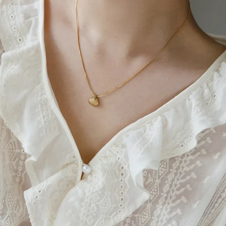 Sasha | Gold Shell Necklace