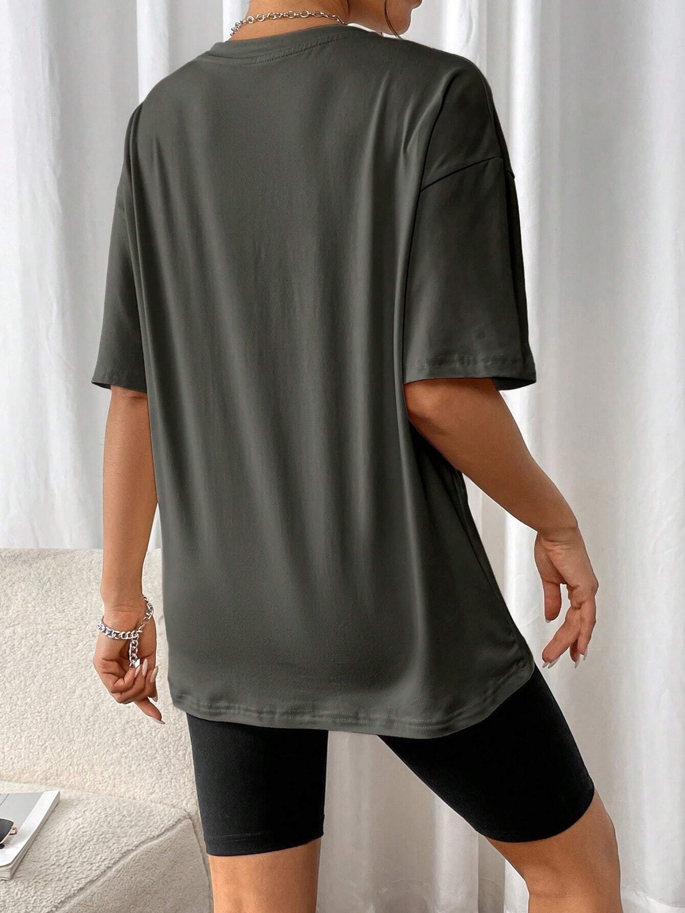 Stylish Oversized Women's T-shirt With Print