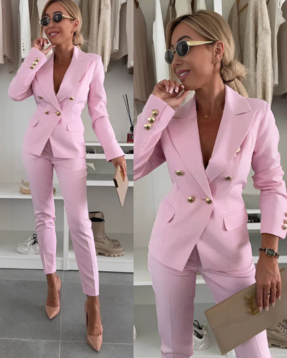 Elegant women's set with chic button blazer