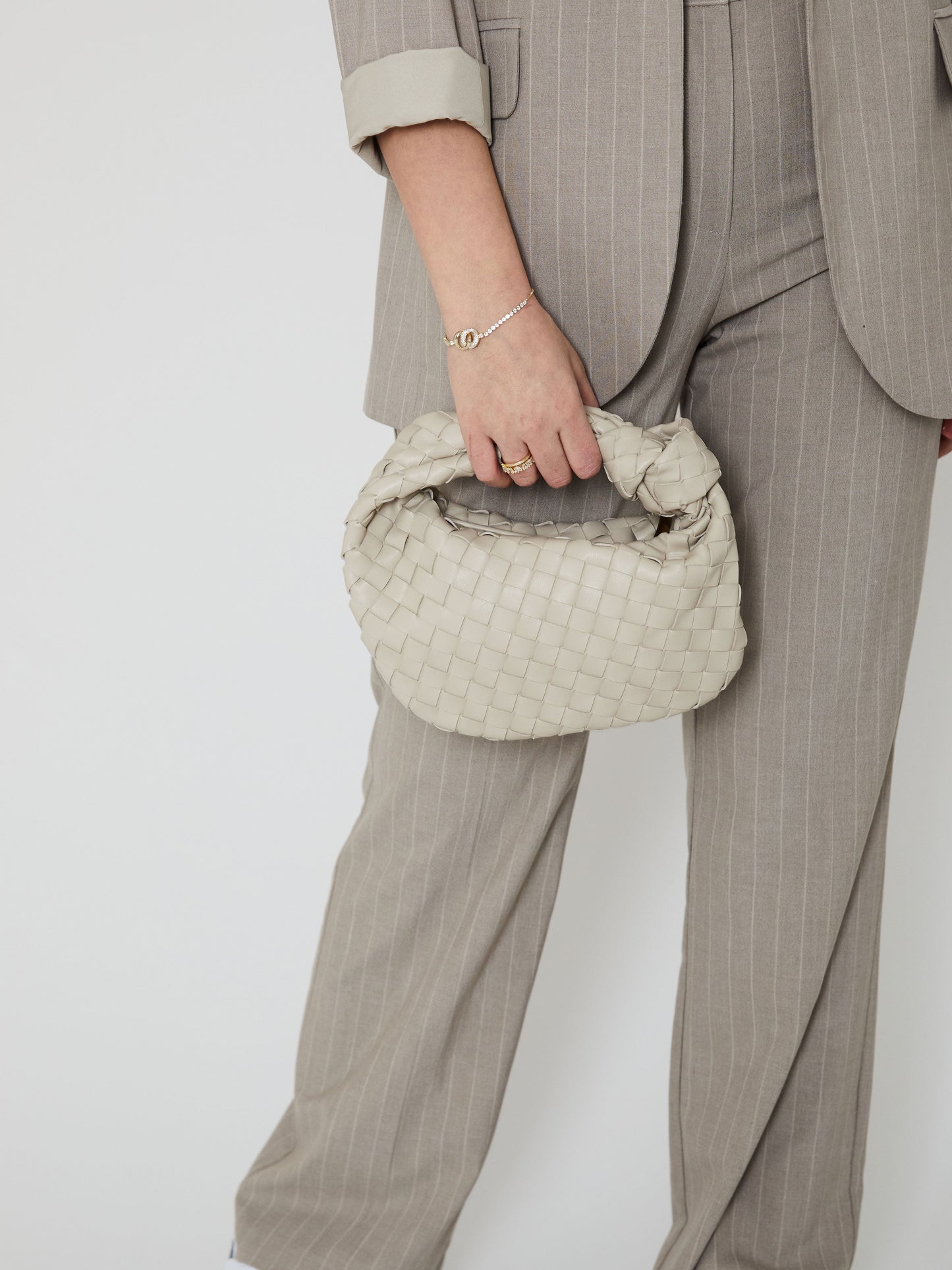 Luxury Stylish White Ladies Handbag with Braided Design