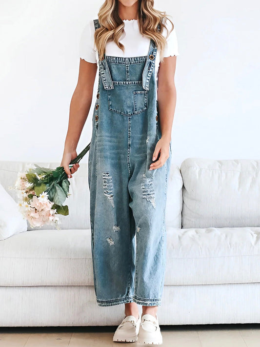 Comfortable oversized jumpsuit with vintage denim look