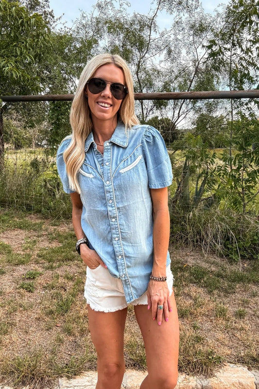Summery airy women's blouse with short sleeves