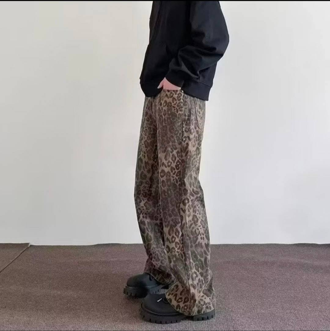Kara | Flared Pants with Leopard Print