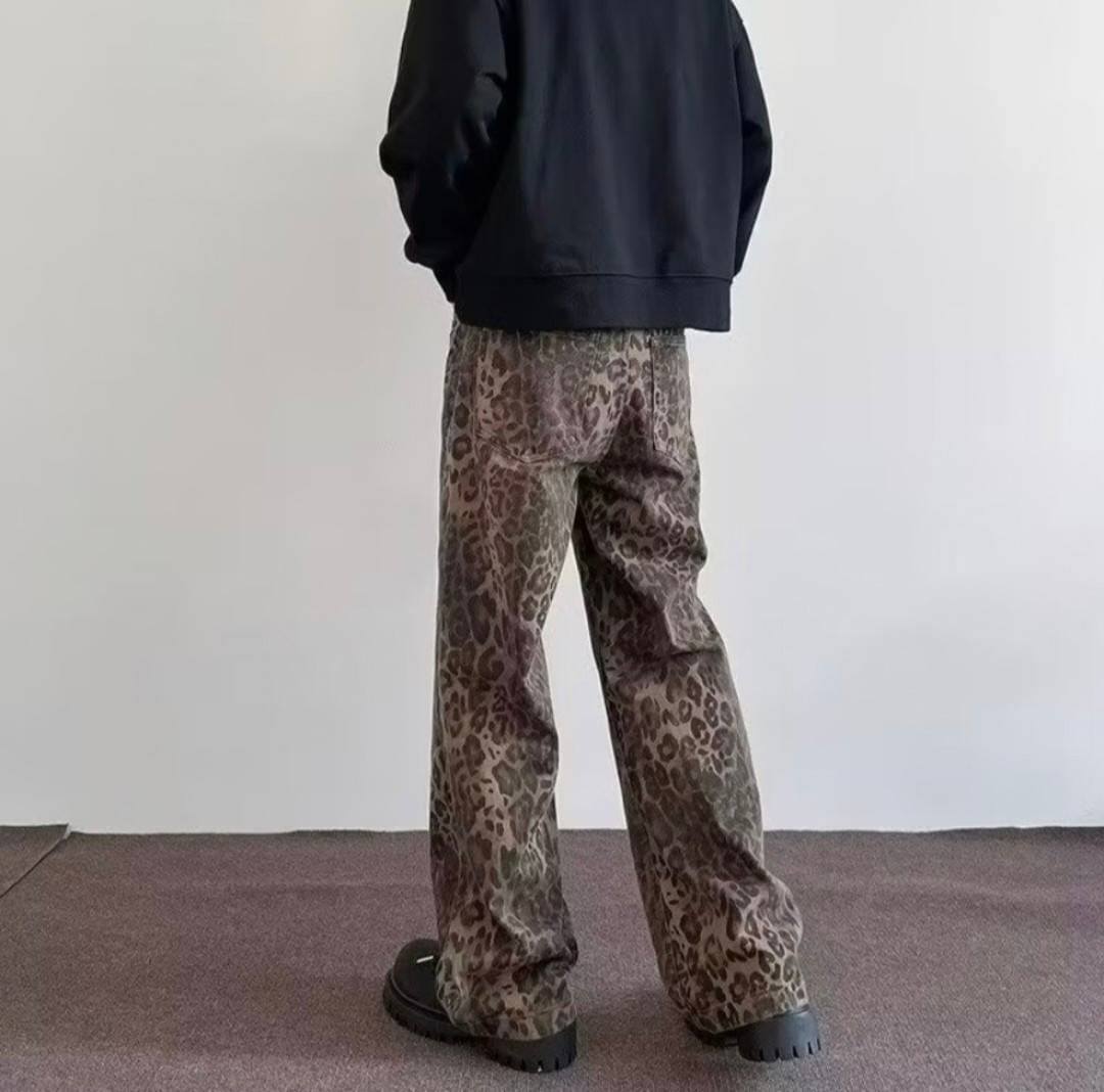 Kara | Flared Pants with Leopard Print