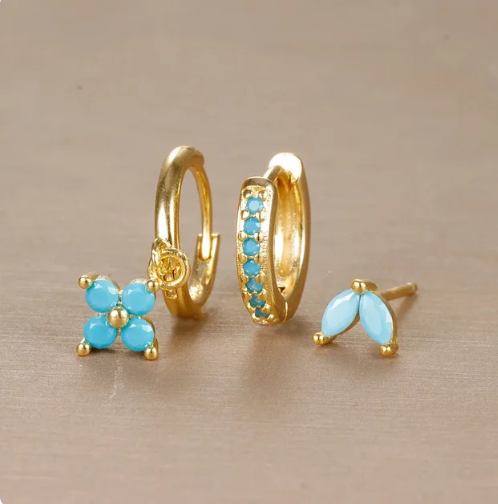 Luxury Women's Earrings Set with Fine Details and Timeless Design
