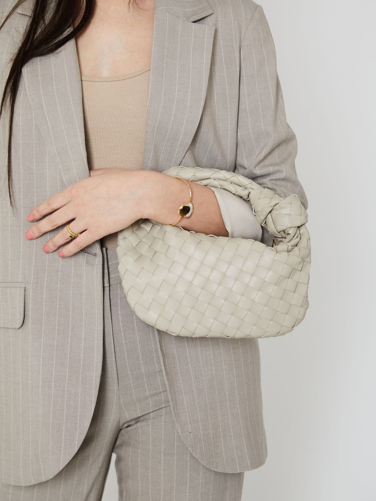 Luxury Stylish White Ladies Handbag with Braided Design