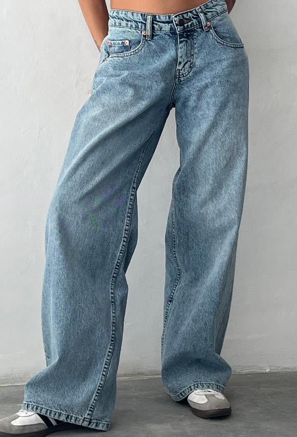 Yaella | Low Rise Straight-Leg Women's Jeans