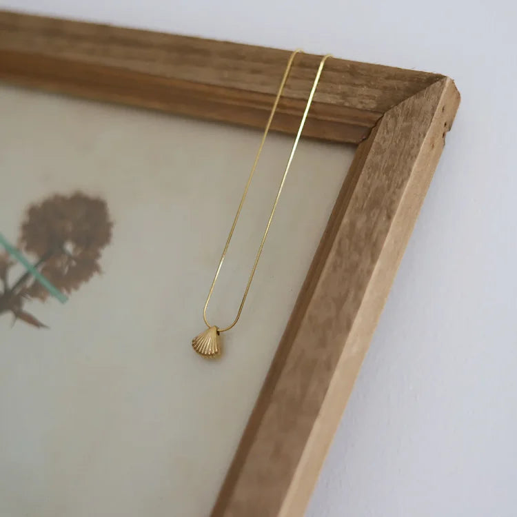 Sasha | Gold Shell Necklace