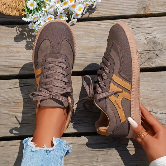 Brechy | Retro Street-Style Sneakers with Contrasting Stripes