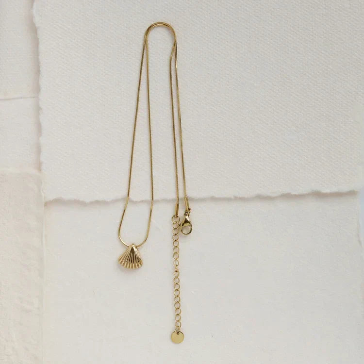 Sasha | Gold Shell Necklace