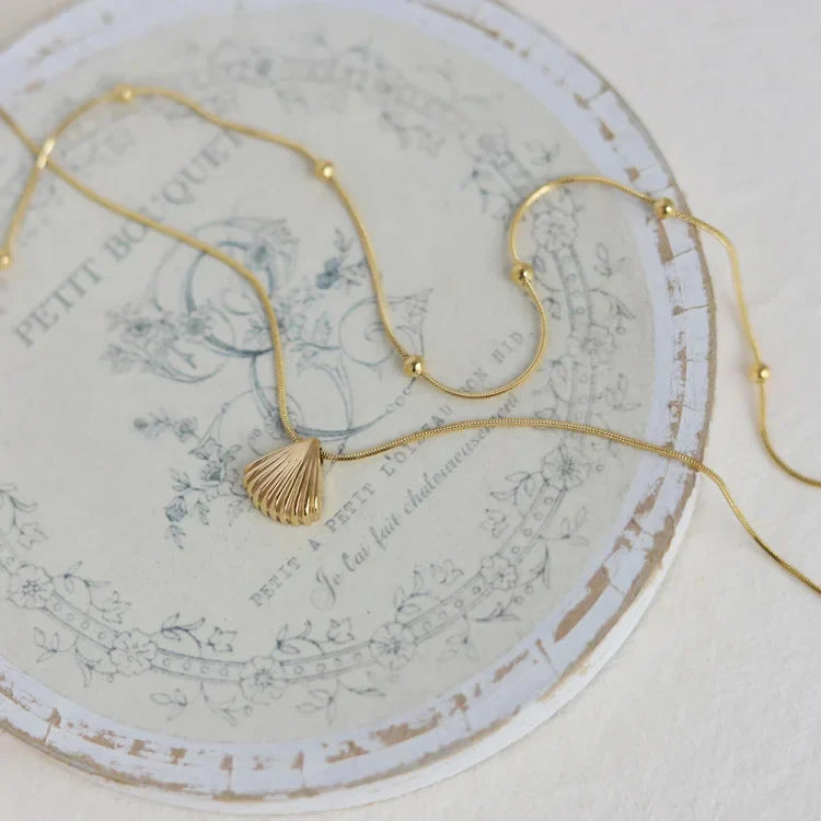 Sasha | Gold Shell Necklace