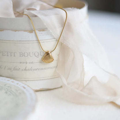 Sasha | Gold Shell Necklace