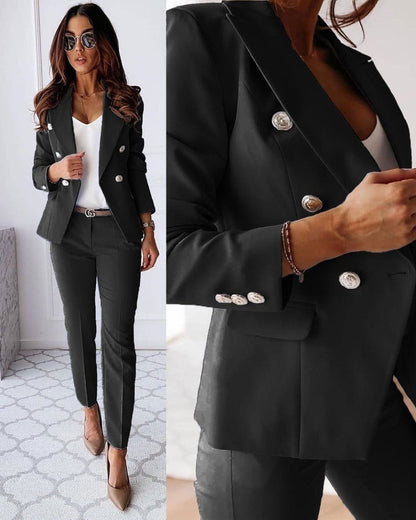 Elegant women's set with chic button blazer