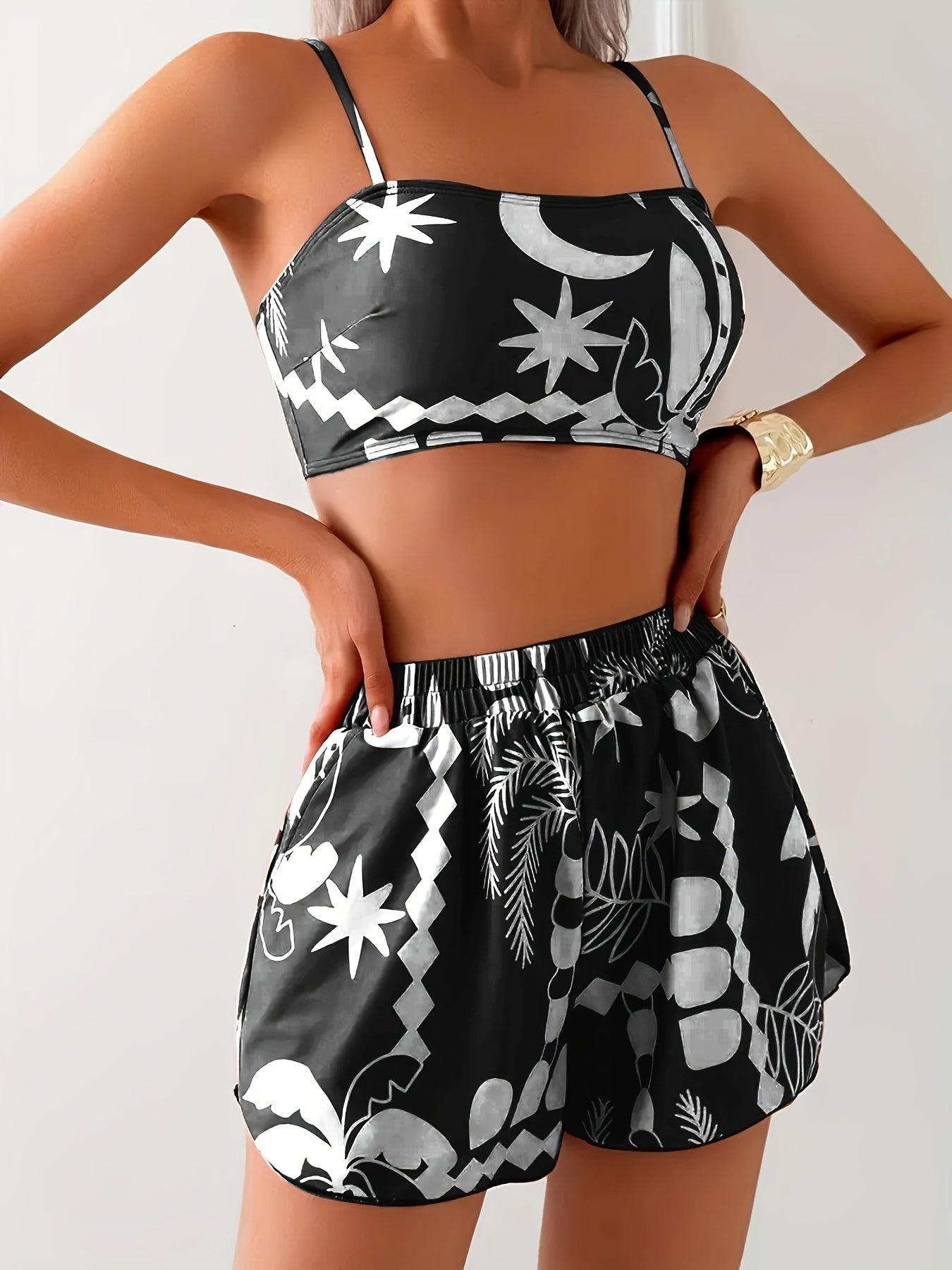 Leora | Three-Piece Lounge Set with Tropical Print