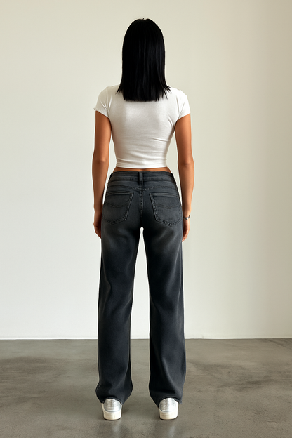 Yaella | Low Rise Straight-Leg Women's Jeans