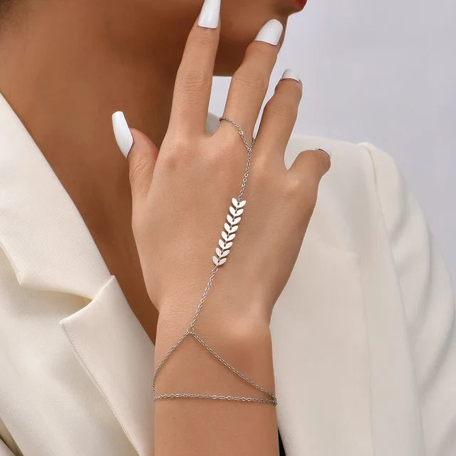 Berna | Hand Chain Bracelet