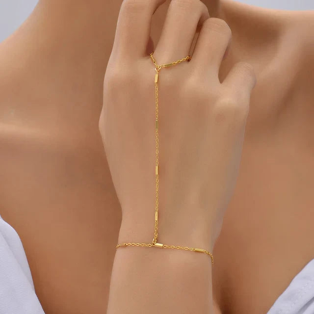 Berna | Hand Chain Bracelet