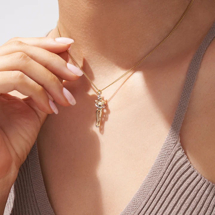 Elegant Women's Necklace with Gold and Silver Pendant