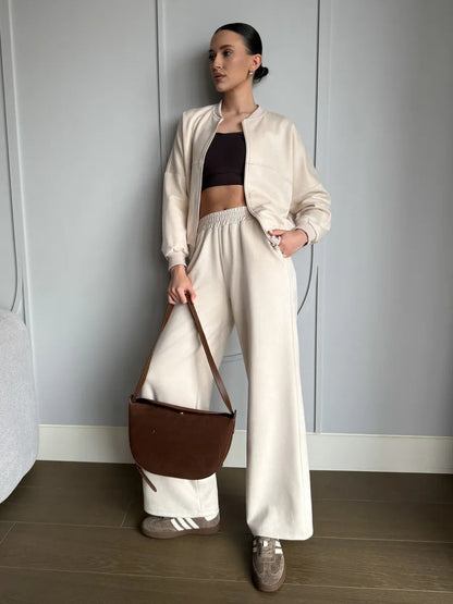 Trendy Women's Two-Piece Set with Short Jacket and Wide Pants
