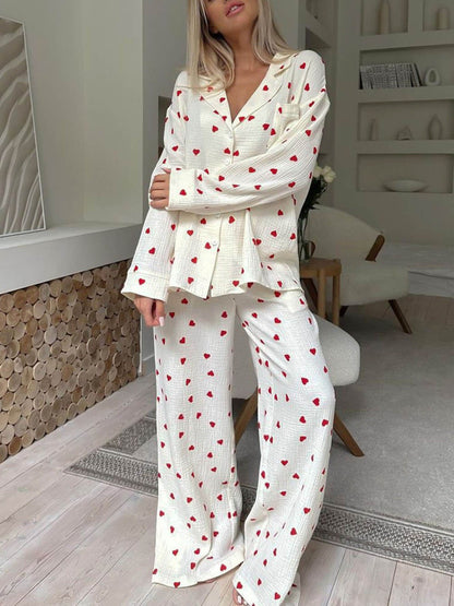 Airy Comfortable Women's Set with Playful Heart Print and Loose Fit