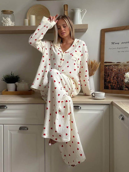 Airy Comfortable Women's Set with Playful Heart Print and Loose Fit