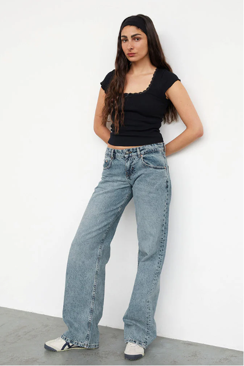 Yaella | Low Rise Straight-Leg Women's Jeans