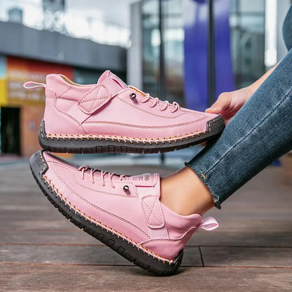 Sporty Women's Shoes with Sturdy Sole and Modern Look