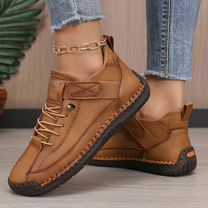 Sporty Women's Shoes with Sturdy Sole and Modern Look