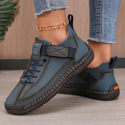Sporty Women's Shoes with Sturdy Sole and Modern Look