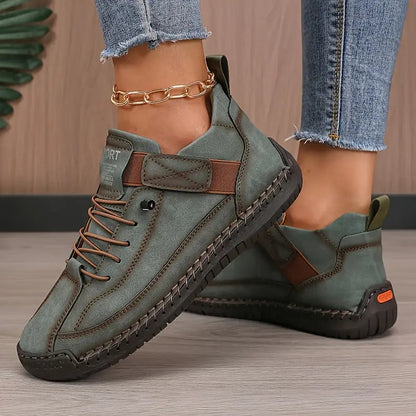 Sporty Women's Shoes with Sturdy Sole and Modern Look