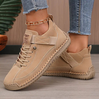 Sporty Women's Shoes with Sturdy Sole and Modern Look