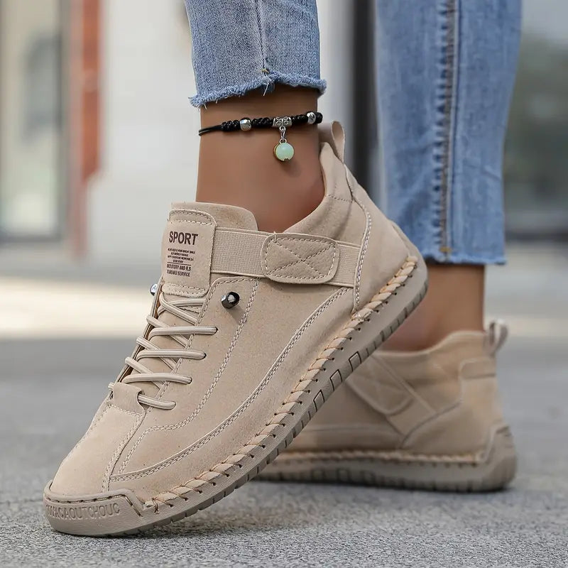 Sporty Women's Shoes with Sturdy Sole and Modern Look