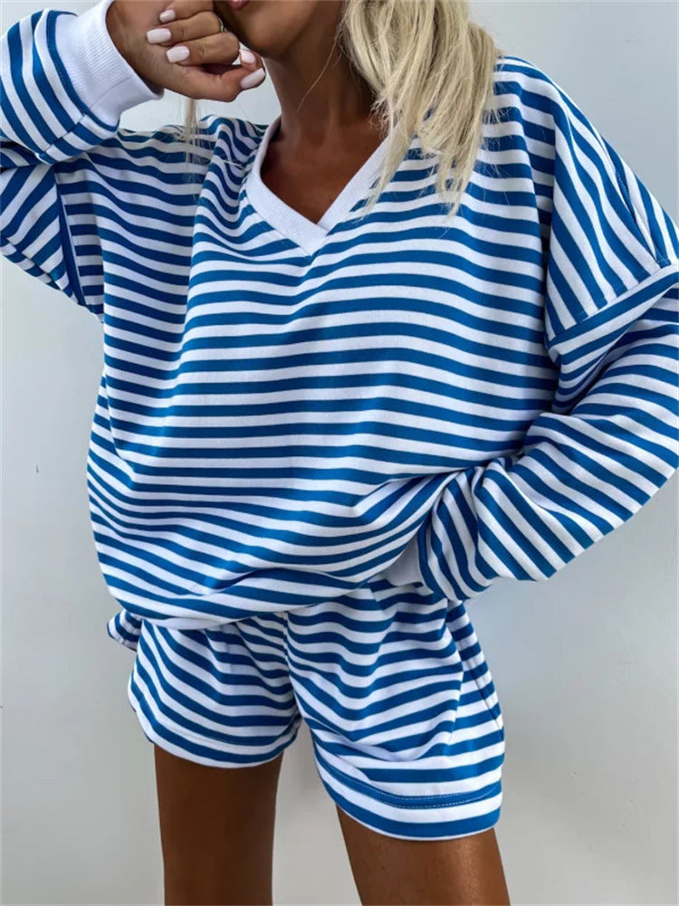 Oversized Women's Lounge Set with Striped Sweatshirt and Shorts