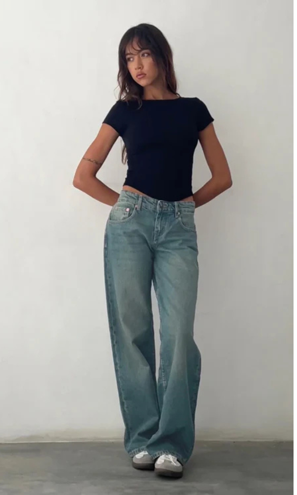 Yaella | Low Rise Straight-Leg Women's Jeans