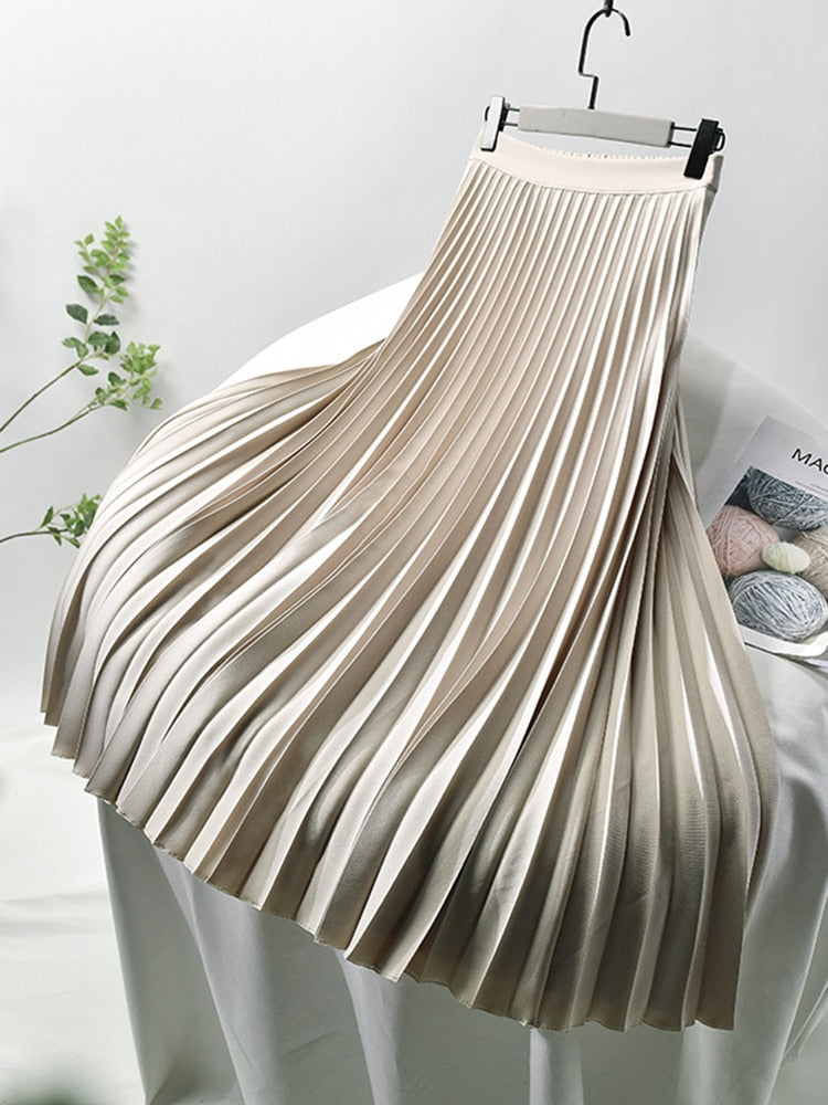 Malota | Satin Pleated Skirt with High Waist and Shiny Finish