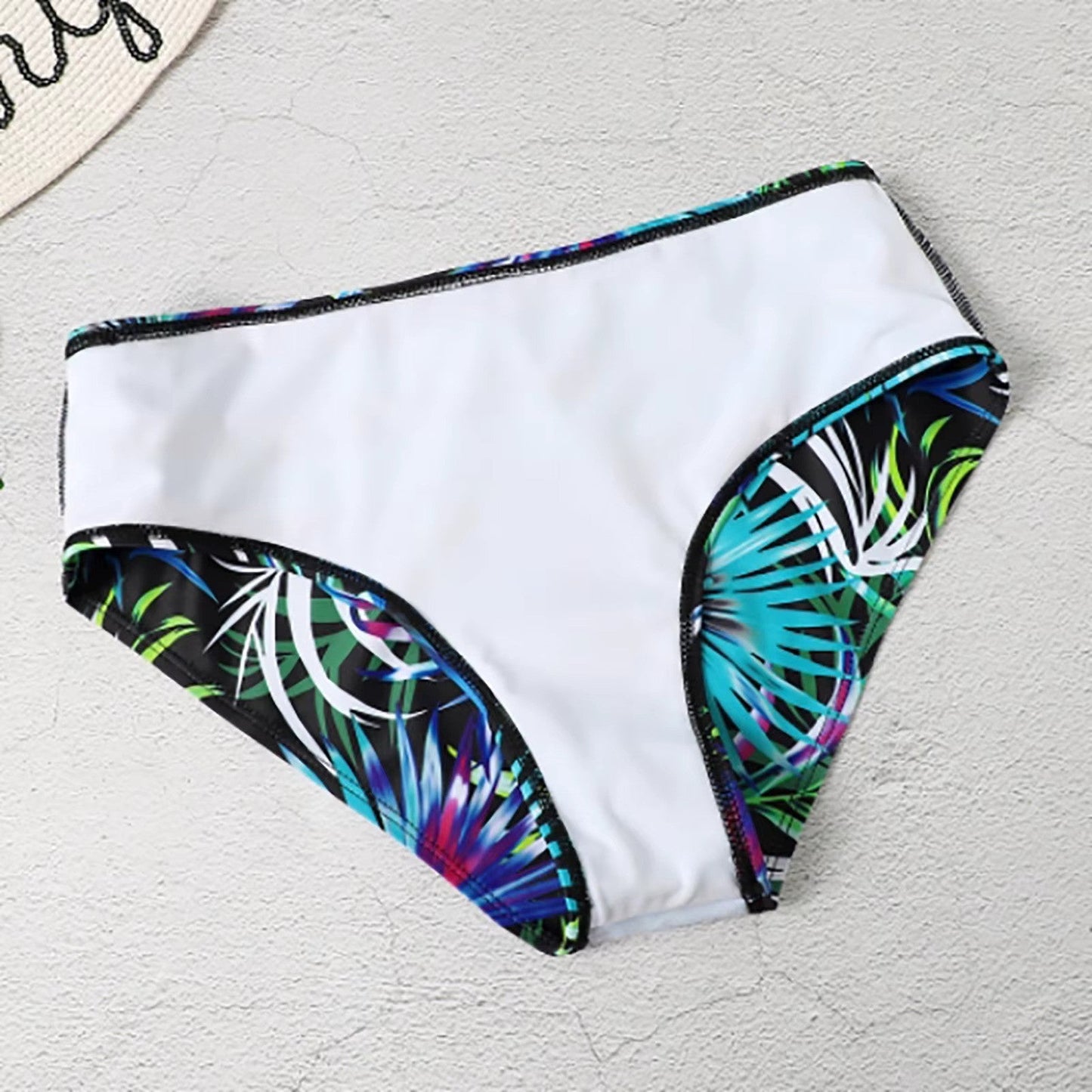 Fina | Stylish High-Waist Bikini Set with Tropical Print