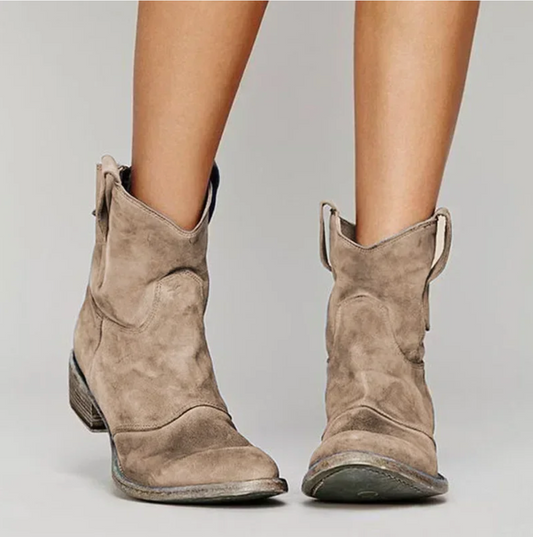 Carah | Western-Inspired Suede Ankle Boots