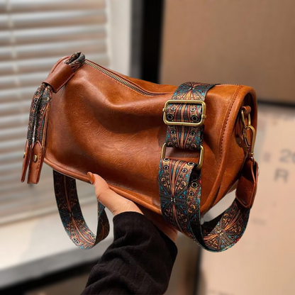 Trendy Vintage Women's Handbag with Adjustable Strap and Luxurious Finish