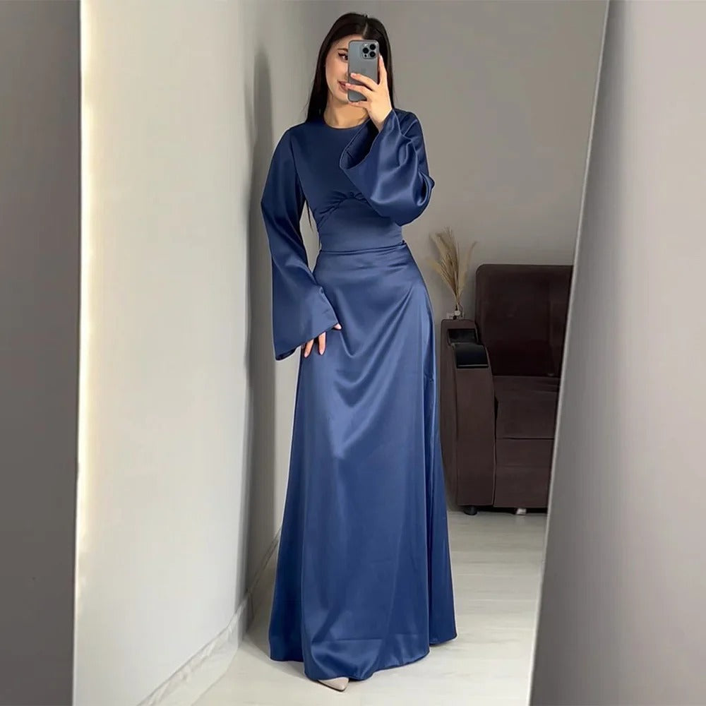 Elegant chic women's maxi dress with long sleeves and tailored fit