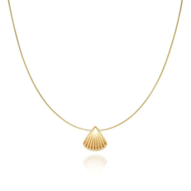 Sasha | Gold Shell Necklace