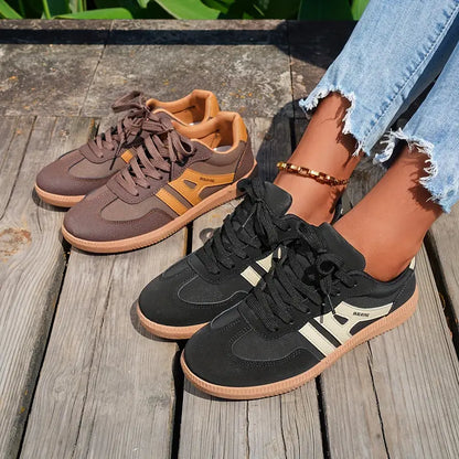 Brechy | Retro Street-Style Sneakers with Contrasting Stripes