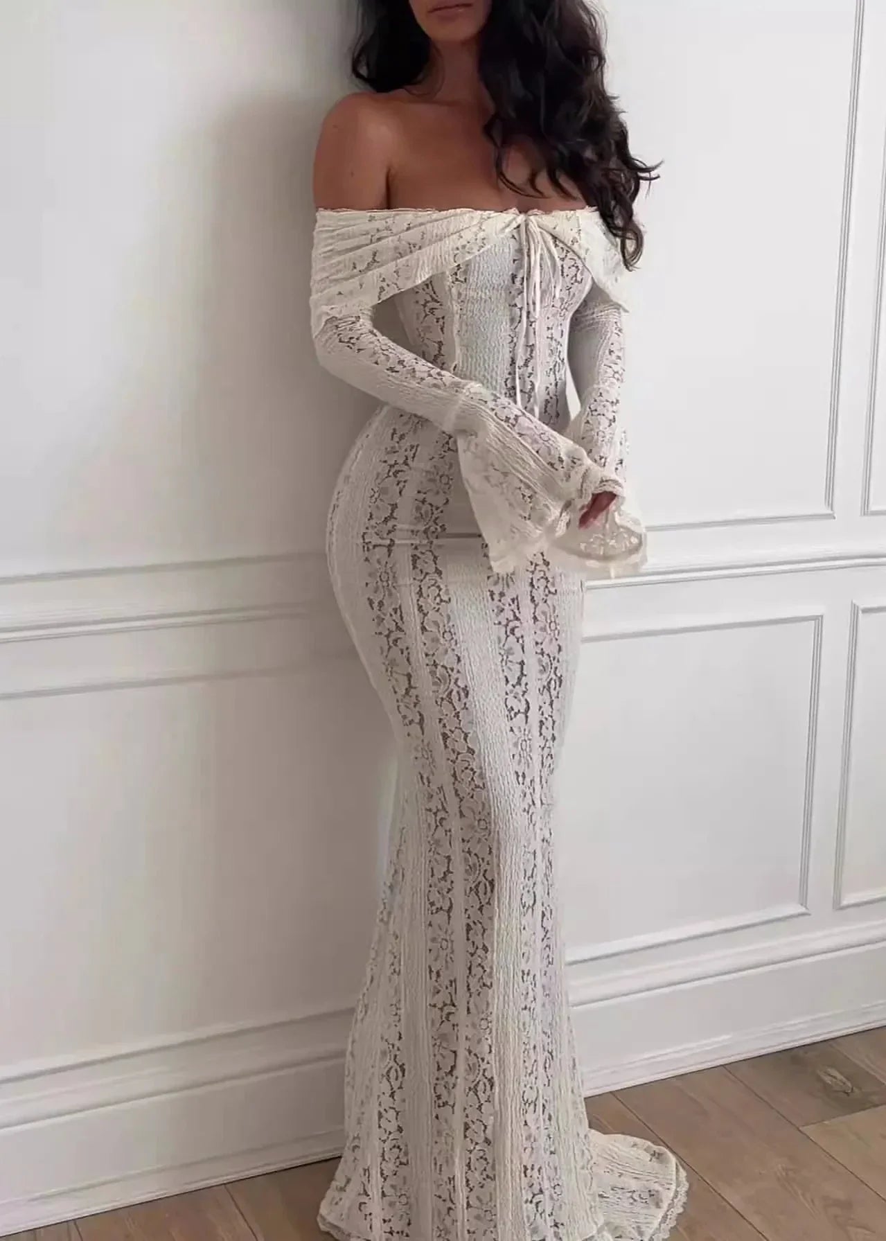 Jayda | Luxury Gala Dress Lace Maxi Dress with Off-Shoulder Design