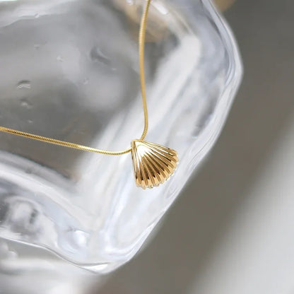Sasha | Gold Shell Necklace