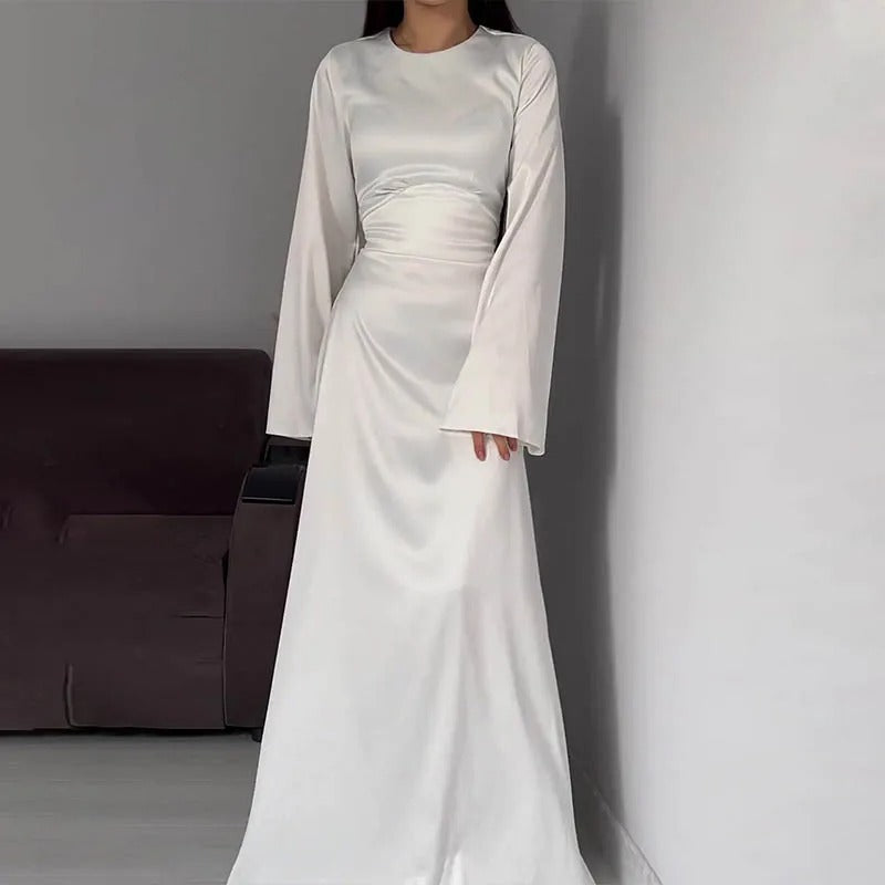 Elegant chic women's maxi dress with long sleeves and tailored fit